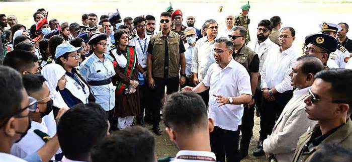 ডেঙ্গু প্রতিরোধ: সরকারি উদ্যোগে ‘নির্ভরতা কমিয়ে’ সম্মিলিতভাবে কাজ করার তাগিদ প্রধানমন্ত্রীর