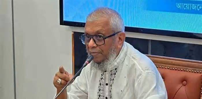 পরিস্থিতি স্বাভাবিক হলে সৌদিতে আটকা ওমরাহ যাত্রীদের ফেরানো হবে: প্রবাসীকল্যাণ মন্ত্রী