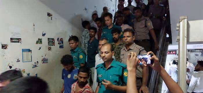 বায়তুল মোকাররম থেকে গ্রেপ্তার আওয়ামী লীগের ১৪ জন রিমান্ডে