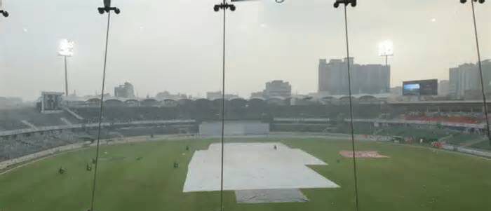 বৃষ্টিতে বন্ধ খেলা